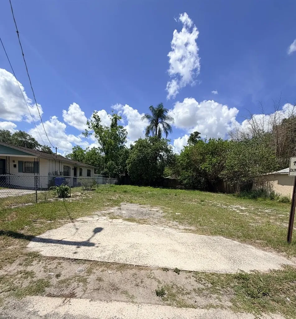 839 Sears Avenue NE Winter Haven FL 33881