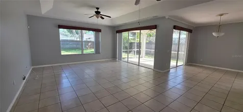 1305 Lakehurst Way Brandon FL 33511
