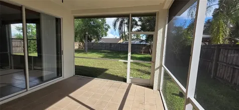1305 Lakehurst Way Brandon FL 33511