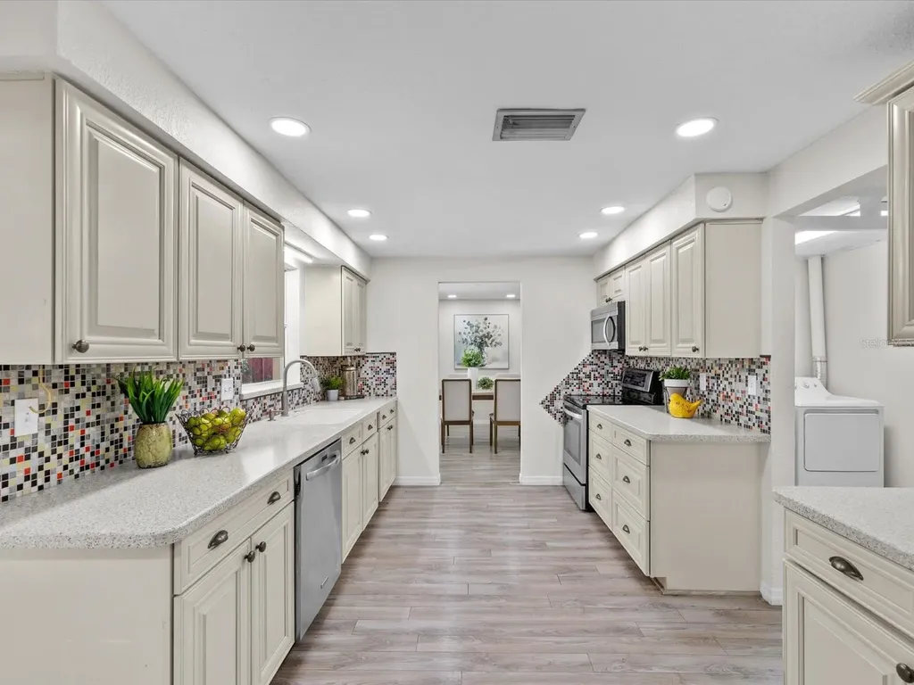 150 Suncrest Drive Safety Harbor FL 34695