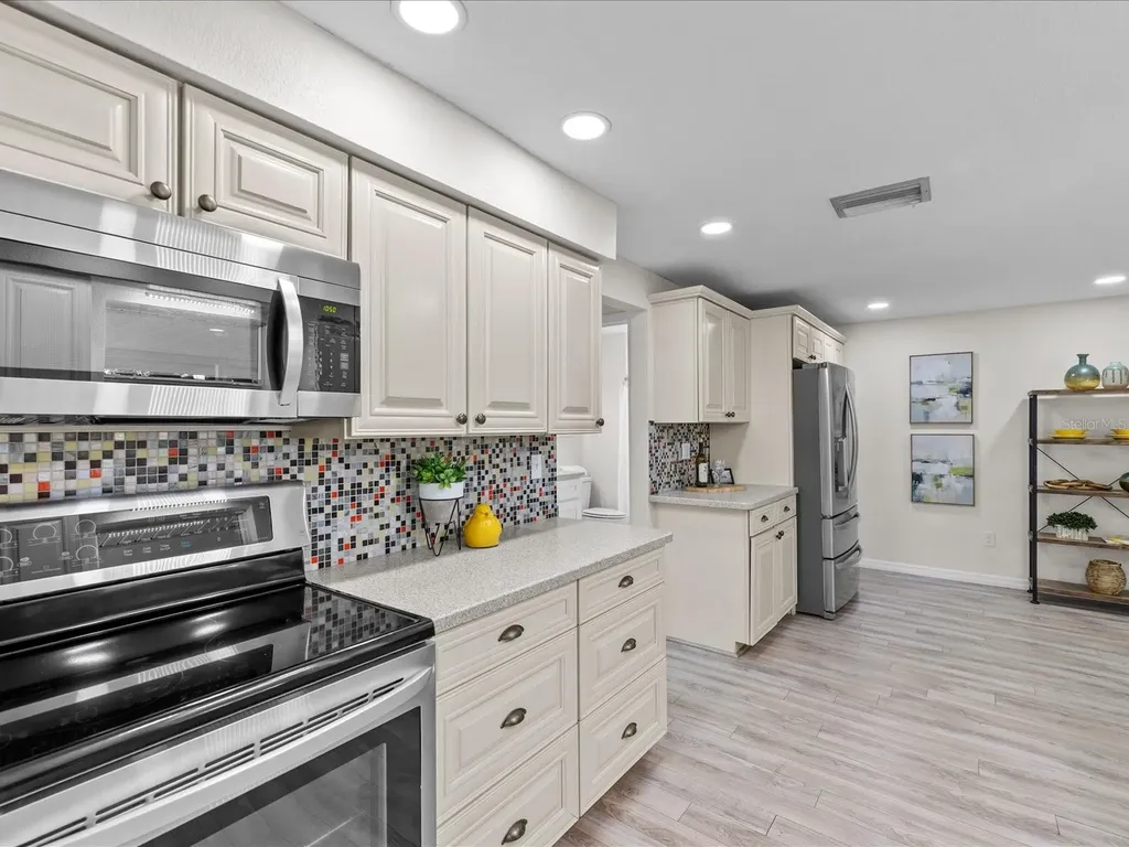 150 Suncrest Drive Safety Harbor FL 34695