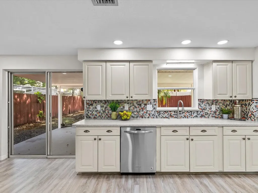 150 Suncrest Drive Safety Harbor FL 34695