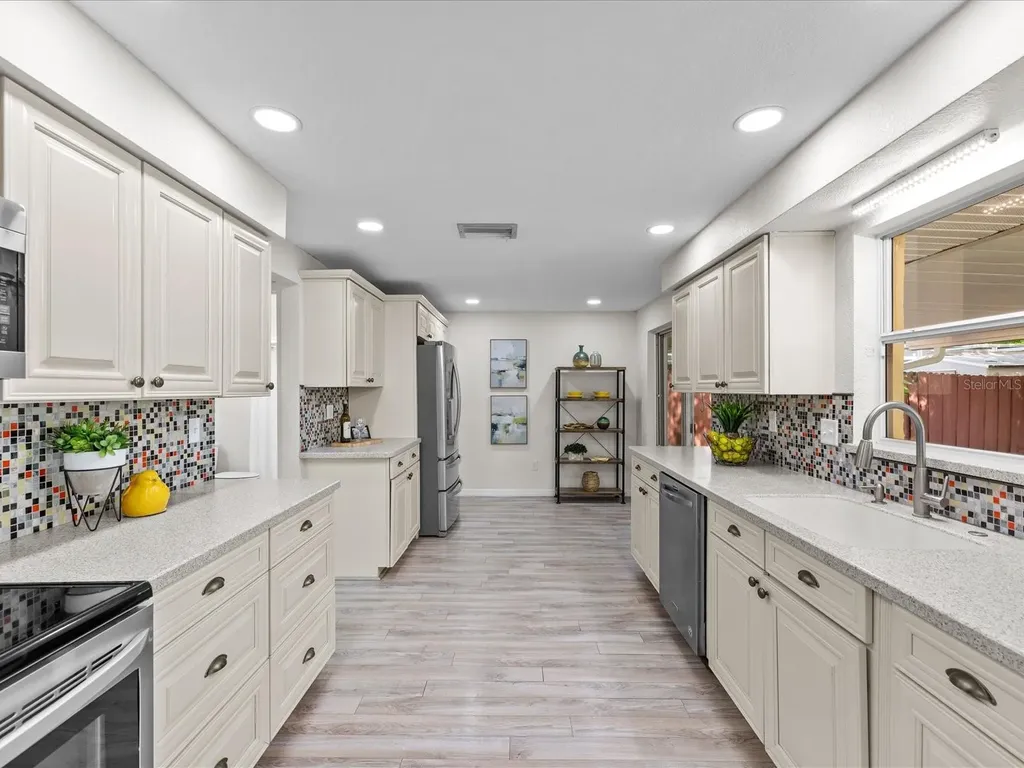 150 Suncrest Drive Safety Harbor FL 34695