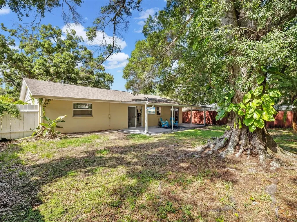 150 Suncrest Drive Safety Harbor FL 34695