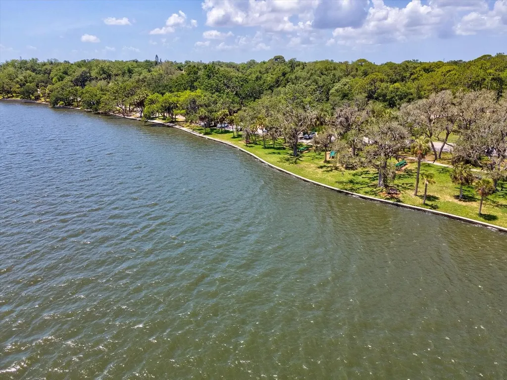 150 Suncrest Drive Safety Harbor FL 34695