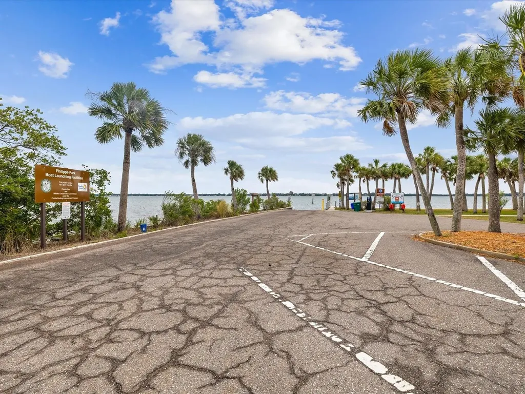 150 Suncrest Drive Safety Harbor FL 34695