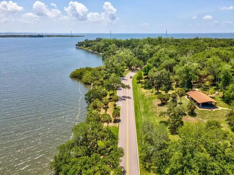 150 Suncrest Drive Safety Harbor FL 34695