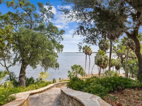 150 Suncrest Drive Safety Harbor FL 34695