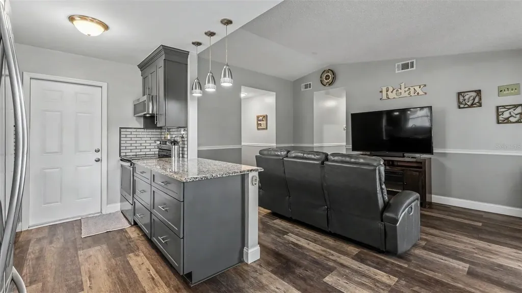 1135 Walker Circle W Lakeland FL 33805