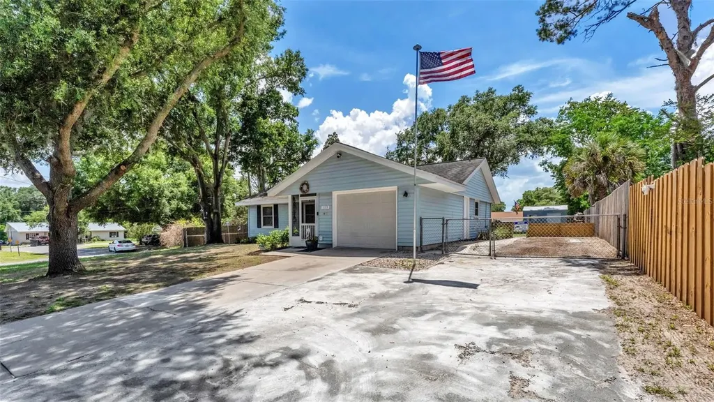 1135 Walker Circle W Lakeland FL 33805
