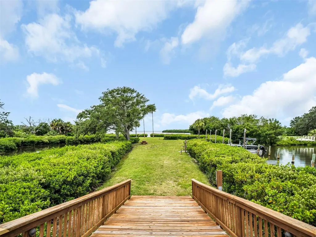 504 S Florida Avenue Tarpon Springs FL 34689