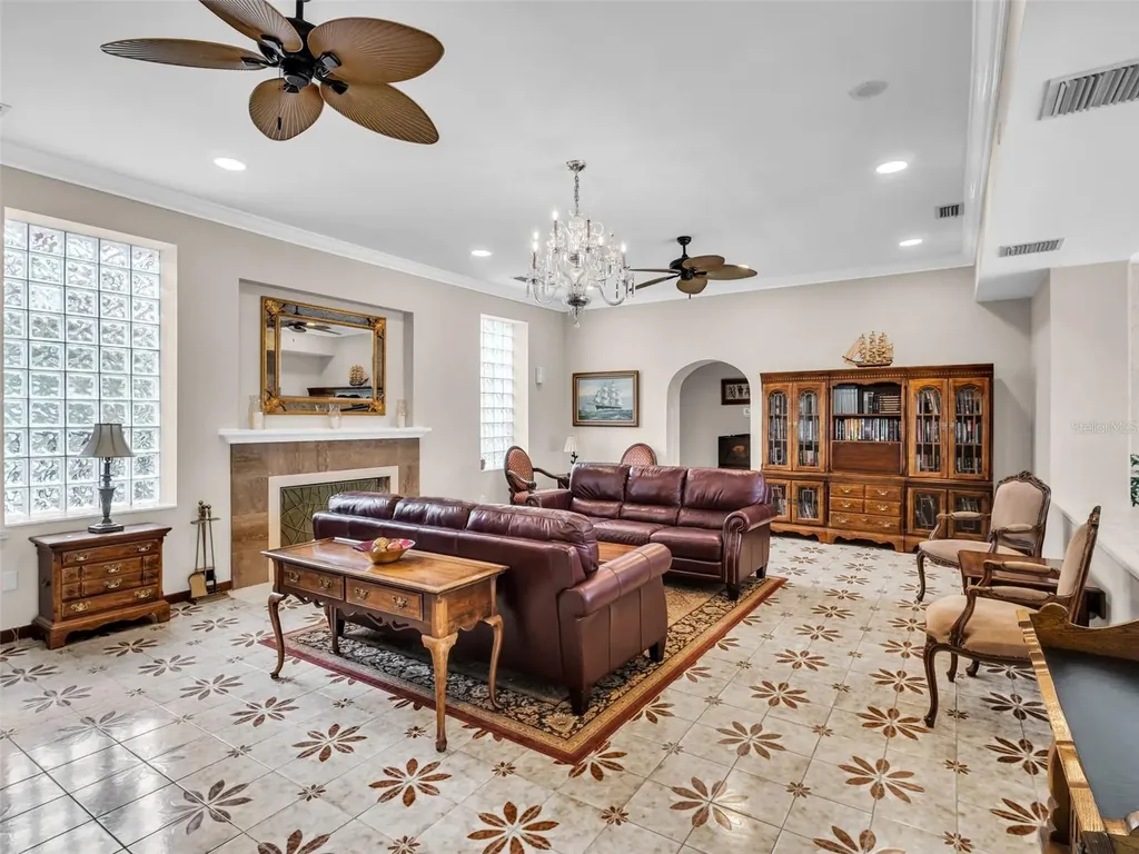504 S Florida Avenue Tarpon Springs FL 34689