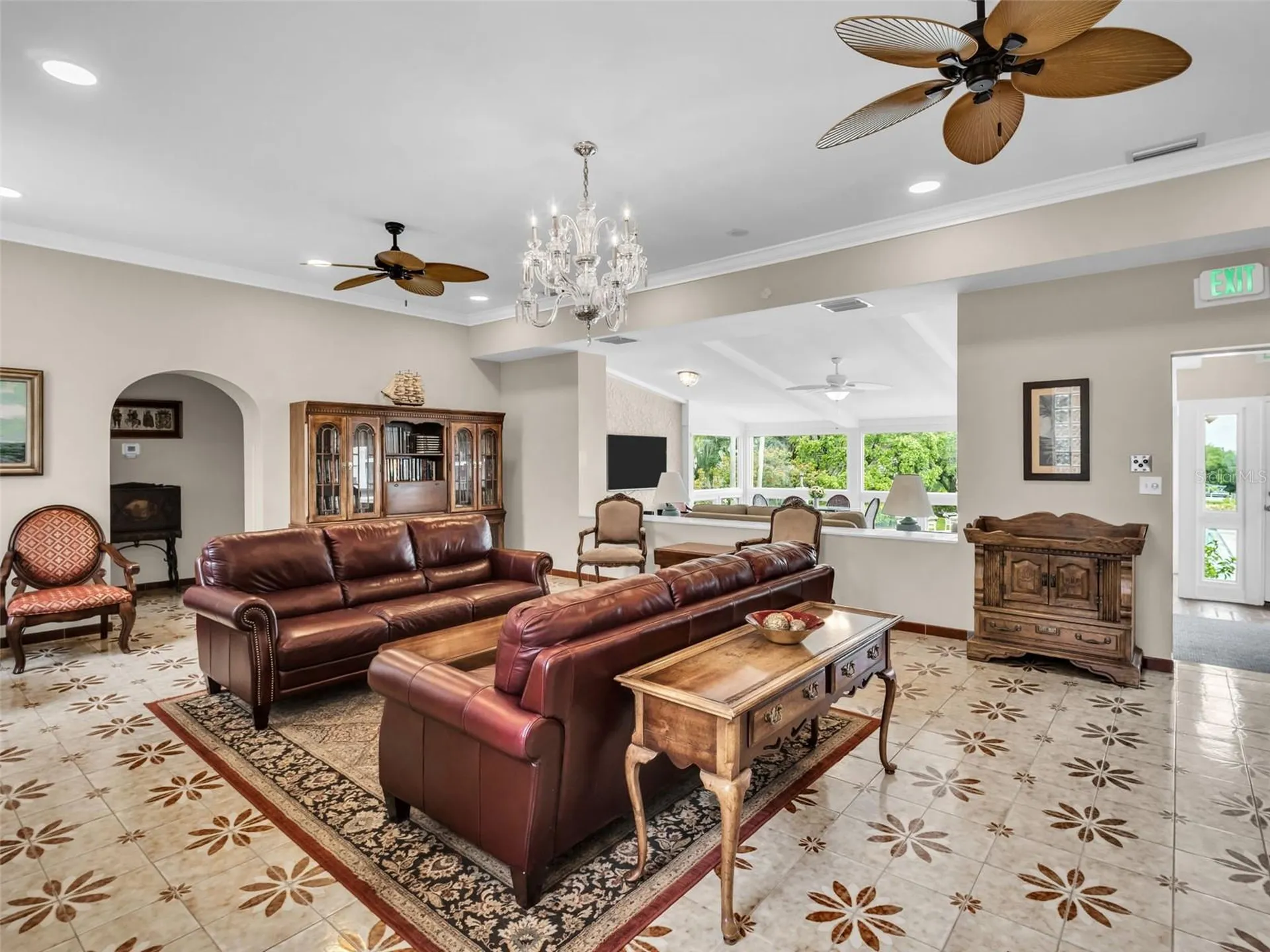 504 S Florida Avenue Tarpon Springs FL 34689