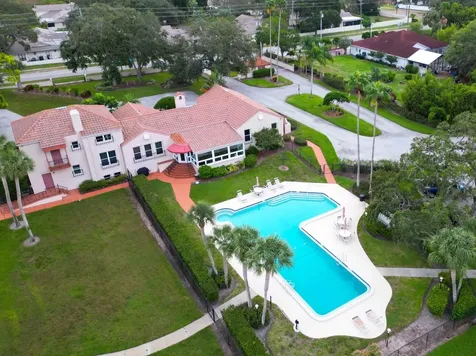 504 S Florida Avenue Tarpon Springs FL 34689