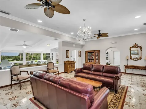 504 S Florida Avenue Tarpon Springs FL 34689