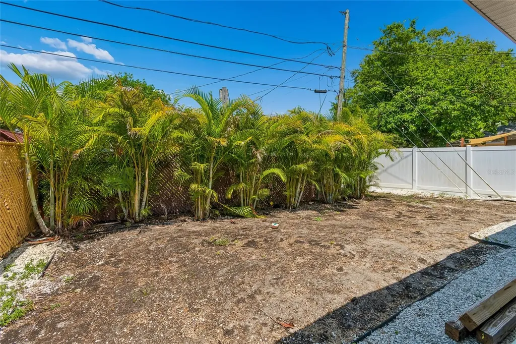 8115 33rd Avenue N St Petersburg FL 33710