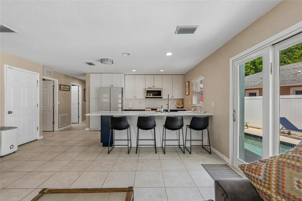 8115 33rd Avenue N St Petersburg FL 33710