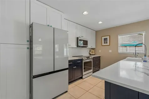 8115 33rd Avenue N St Petersburg FL 33710