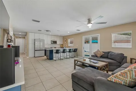 8115 33rd Avenue N St Petersburg FL 33710
