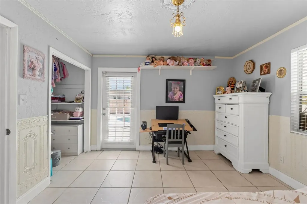 7300 11th Avenue N St Petersburg FL 33710