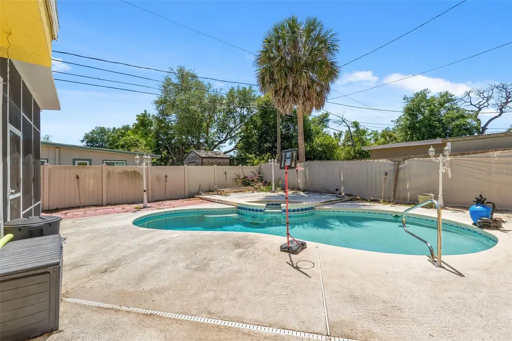 7300 11th Avenue N St Petersburg FL 33710