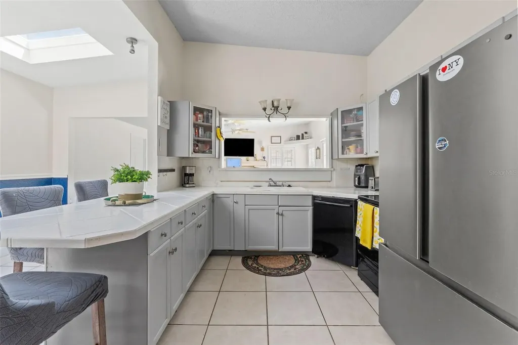 7300 11th Avenue N St Petersburg FL 33710
