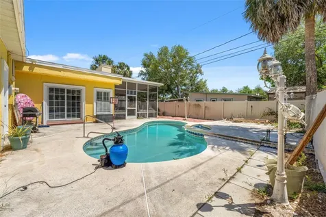 7300 11th Avenue N St Petersburg FL 33710