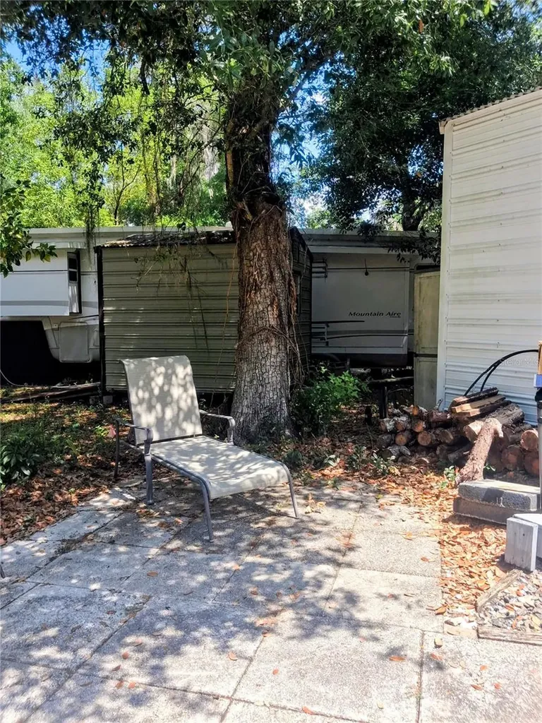 25225 141st Lane NE Fort Mc Coy FL 32134
