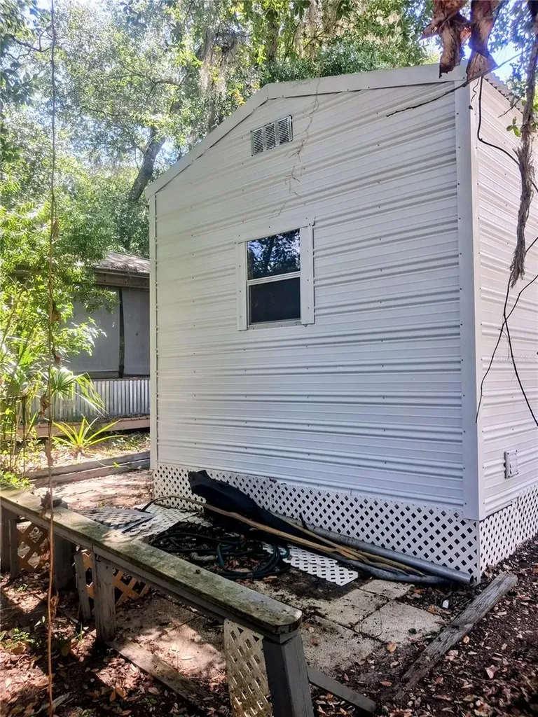25225 141st Lane NE Fort Mc Coy FL 32134