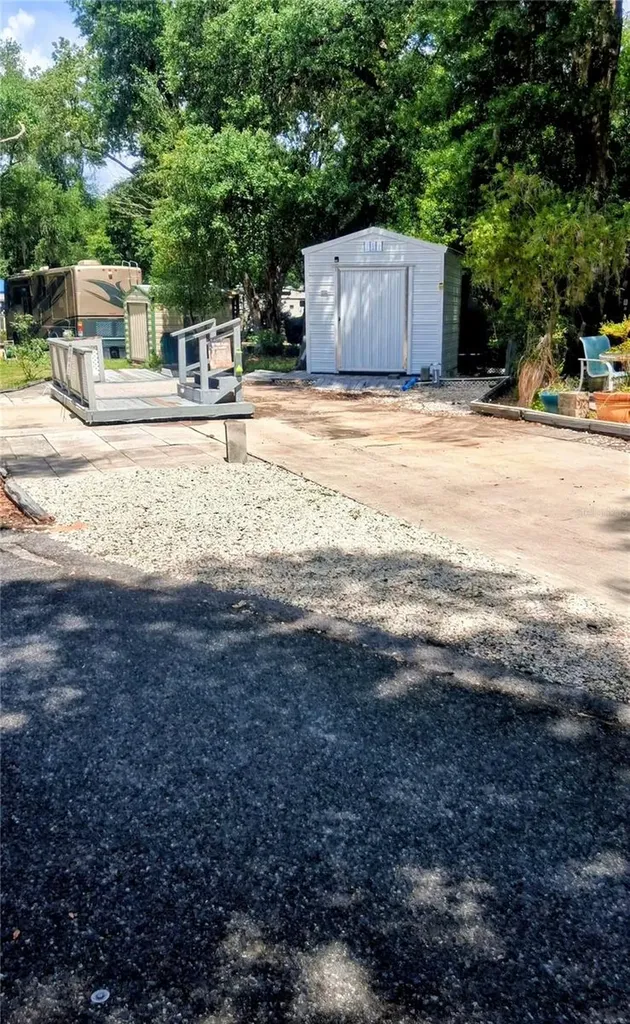 25225 141st Lane NE Fort Mc Coy FL 32134