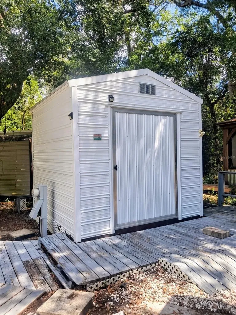 25225 141st Lane NE Fort Mc Coy FL 32134