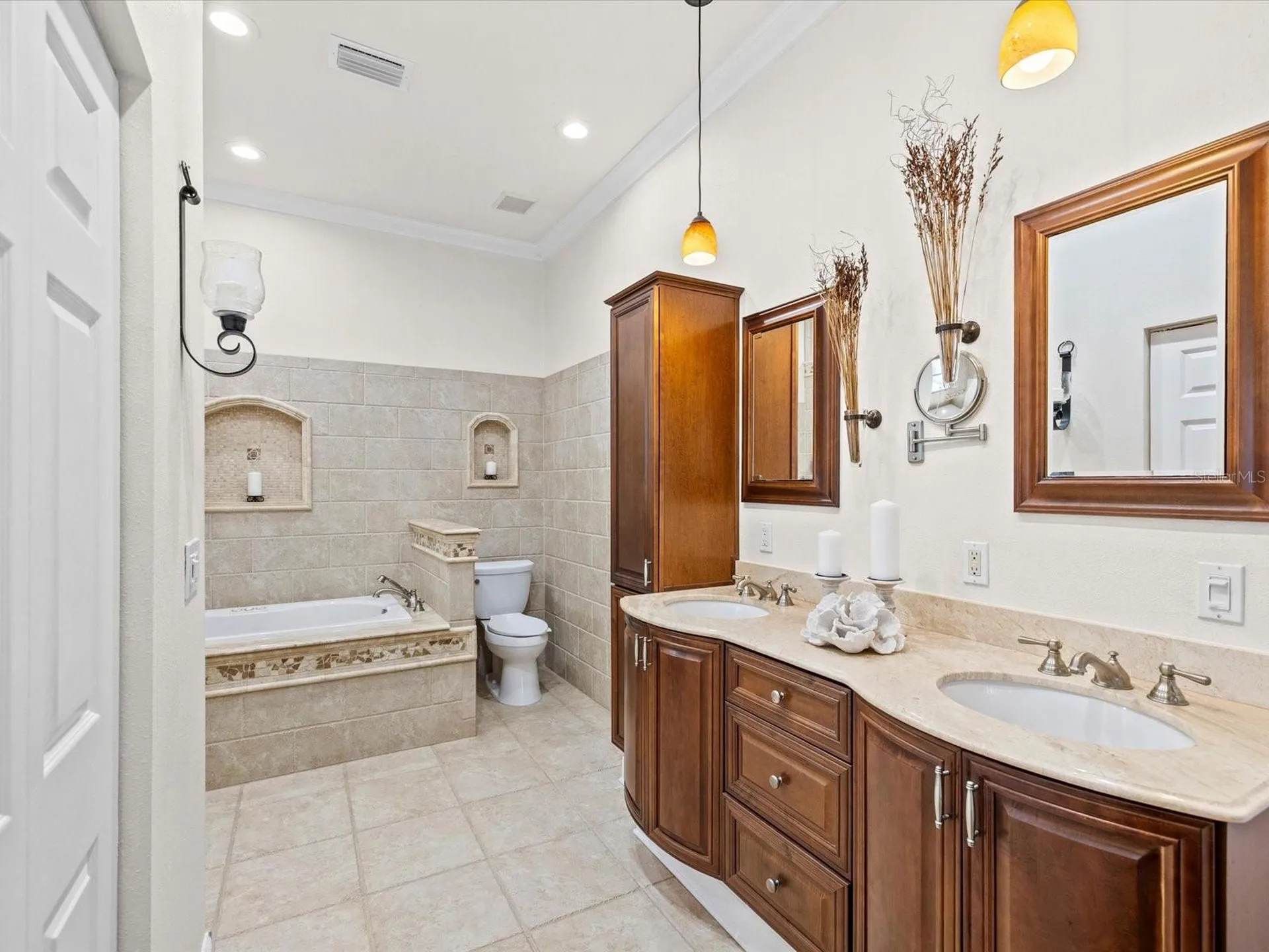 2033 Long Branch Lane Clearwater FL 33760