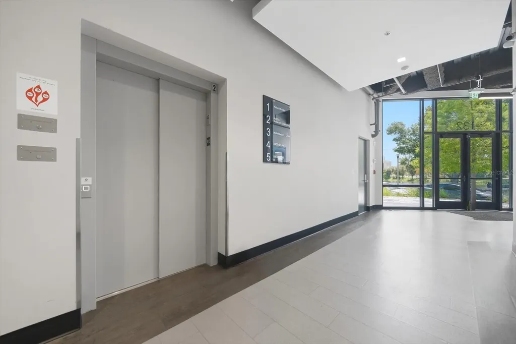 132 Mirror Lake St Petersburg FL 33701
