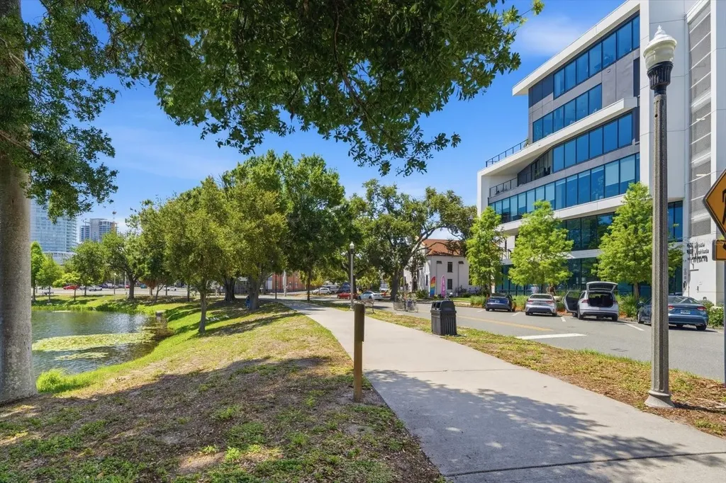 132 Mirror Lake St Petersburg FL 33701