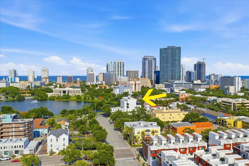 132 Mirror Lake St Petersburg FL 33701