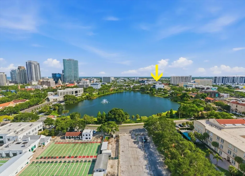 132 Mirror Lake St Petersburg FL 33701