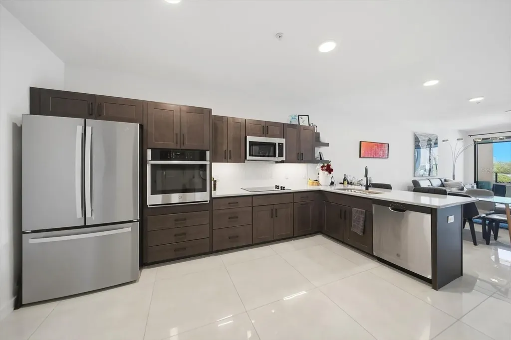 132 Mirror Lake St Petersburg FL 33701