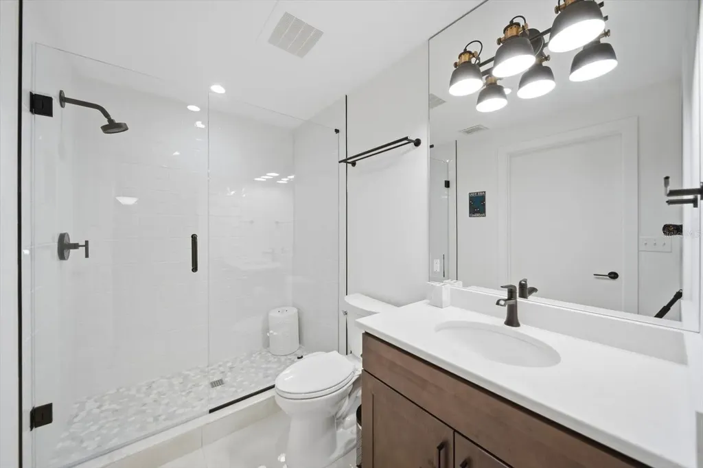 132 Mirror Lake St Petersburg FL 33701
