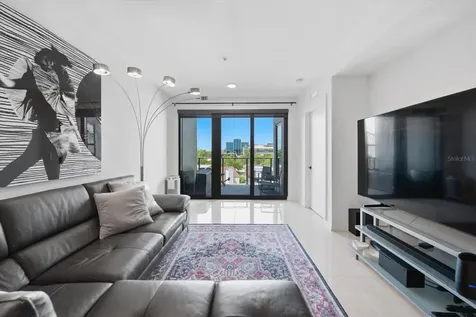 132 Mirror Lake St Petersburg FL 33701