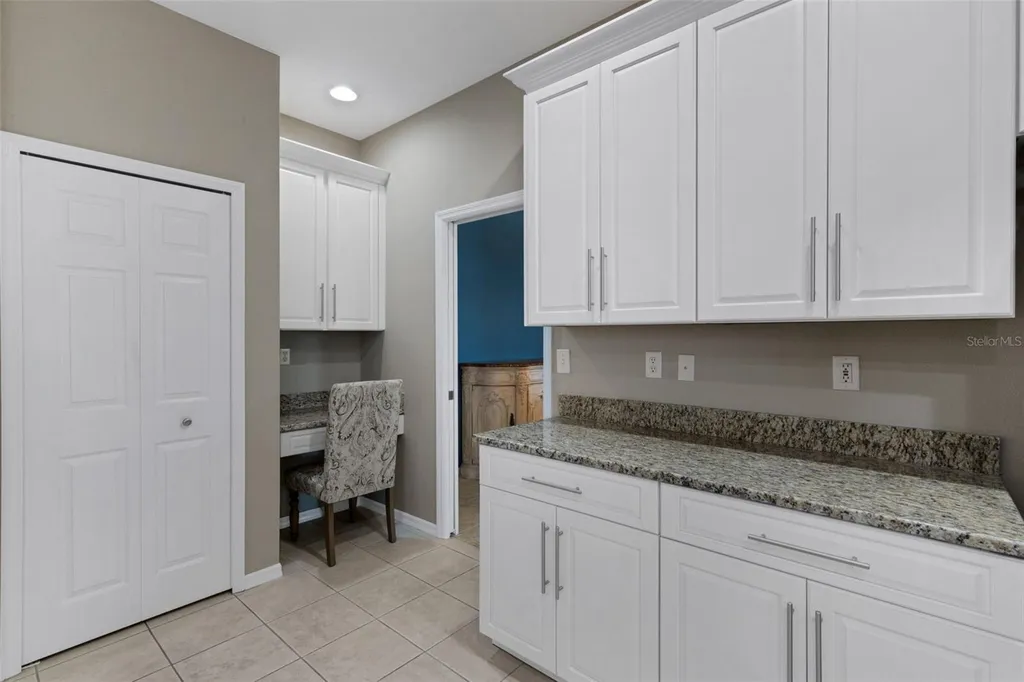 374 Londonderry Drive Sarasota FL 34240