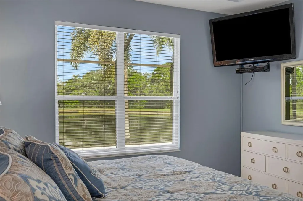 374 Londonderry Drive Sarasota FL 34240