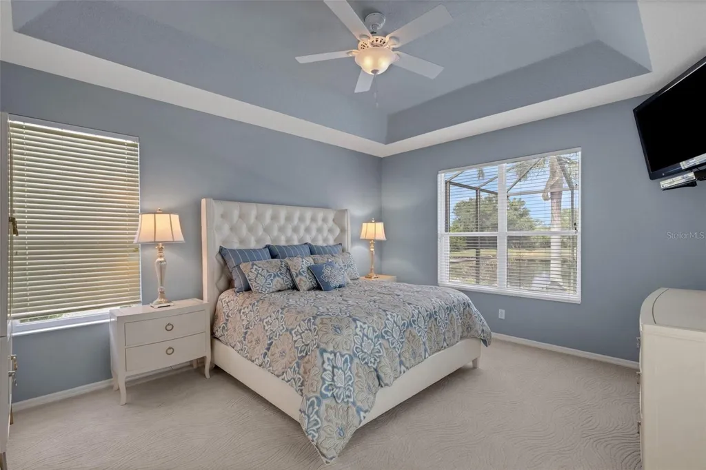 374 Londonderry Drive Sarasota FL 34240
