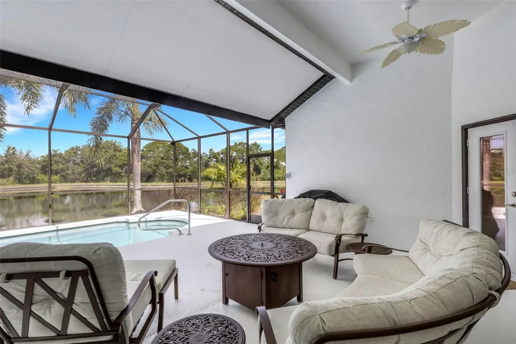 374 Londonderry Drive Sarasota FL 34240