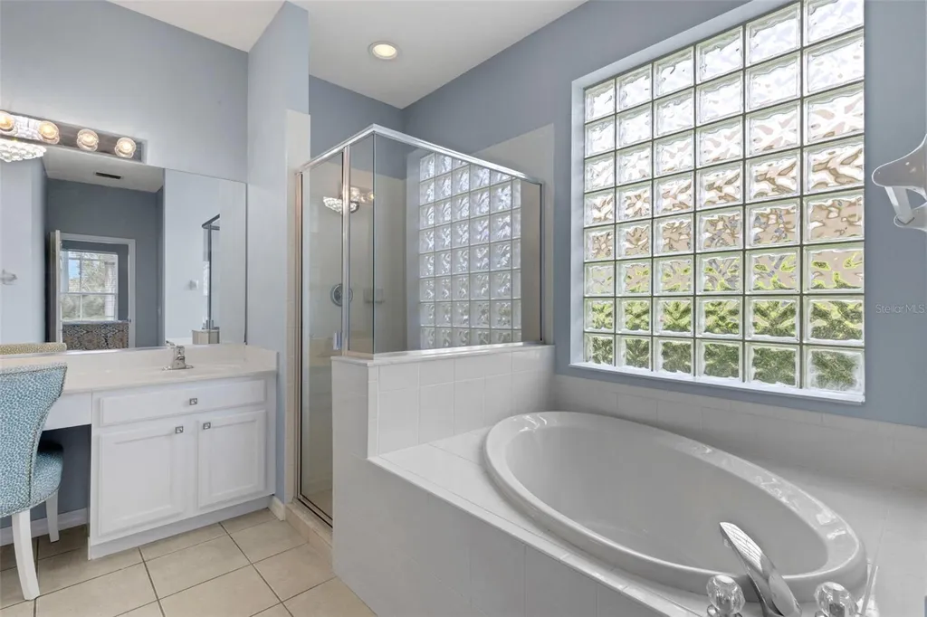 374 Londonderry Drive Sarasota FL 34240