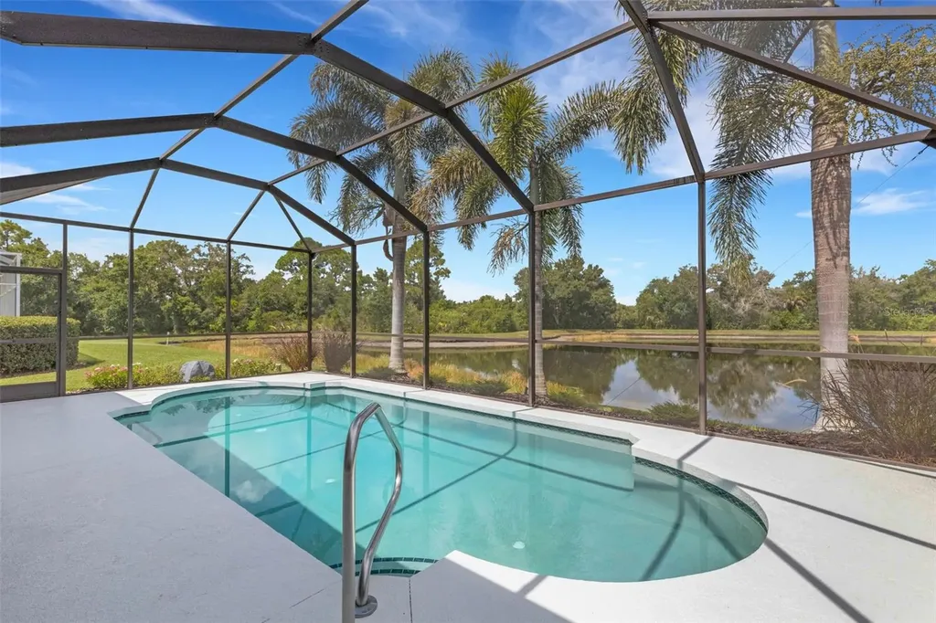 374 Londonderry Drive Sarasota FL 34240