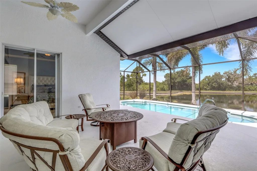 374 Londonderry Drive Sarasota FL 34240