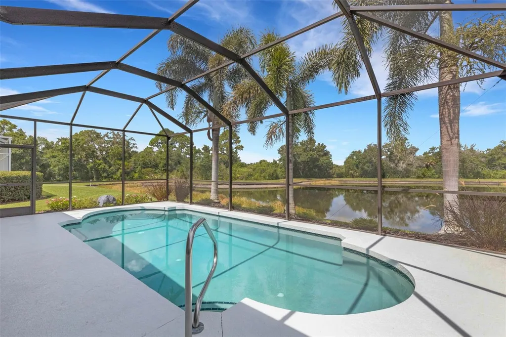 374 Londonderry Drive Sarasota FL 34240