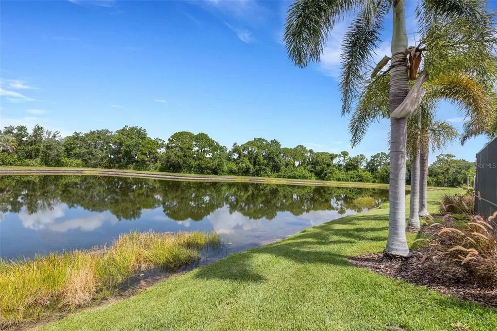 374 Londonderry Drive Sarasota FL 34240