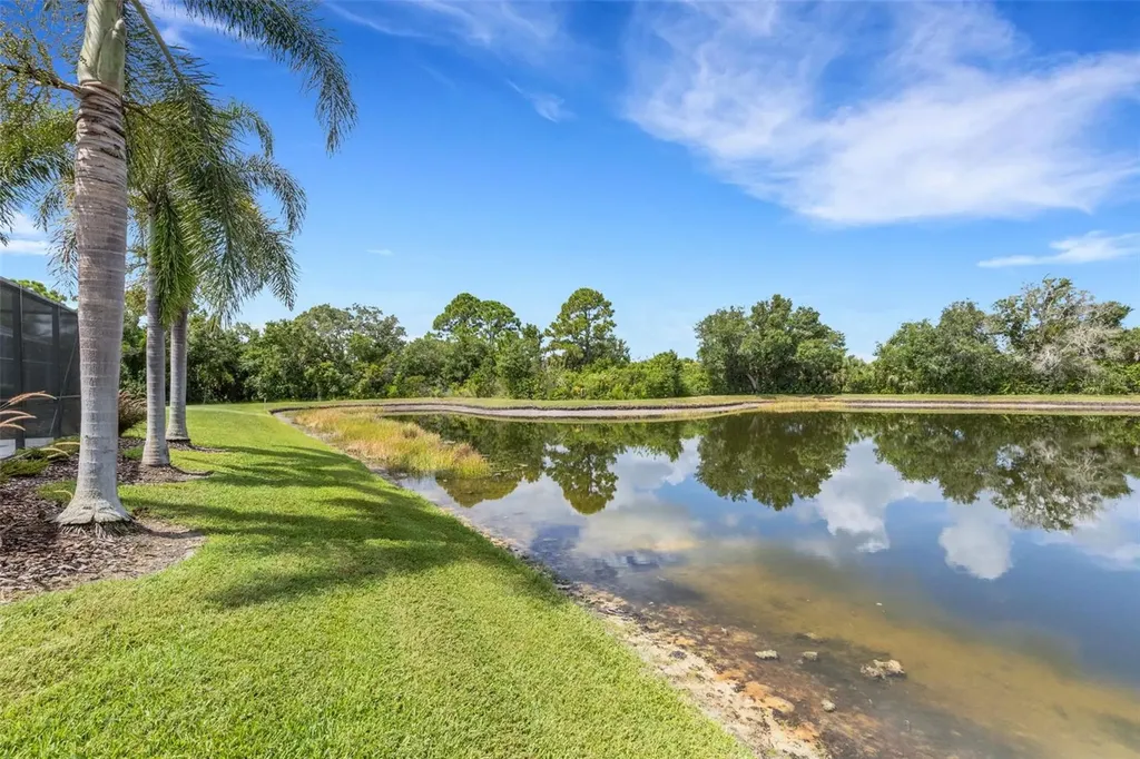 374 Londonderry Drive Sarasota FL 34240