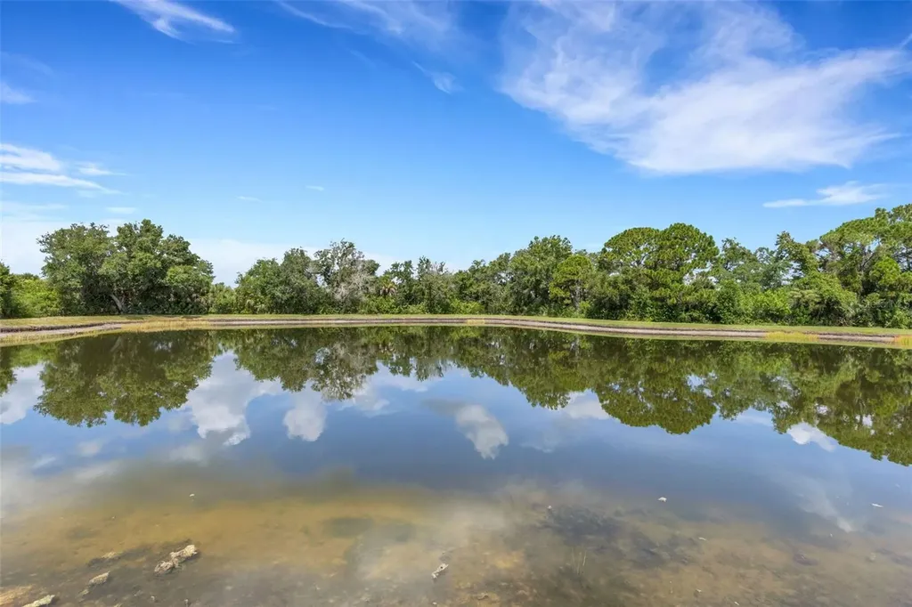 374 Londonderry Drive Sarasota FL 34240